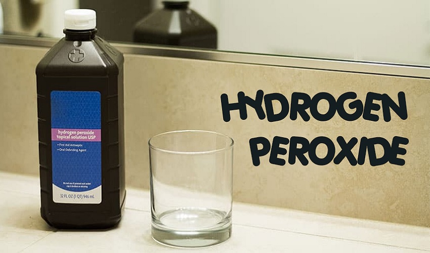 Dừng Hydrogen Peroxide để làm sạch vết máu bẩn trên khăn - ga trải giường