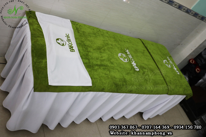 Mẫu khăn trải giường BAK clinic - Xanh Lá (Microfiber)