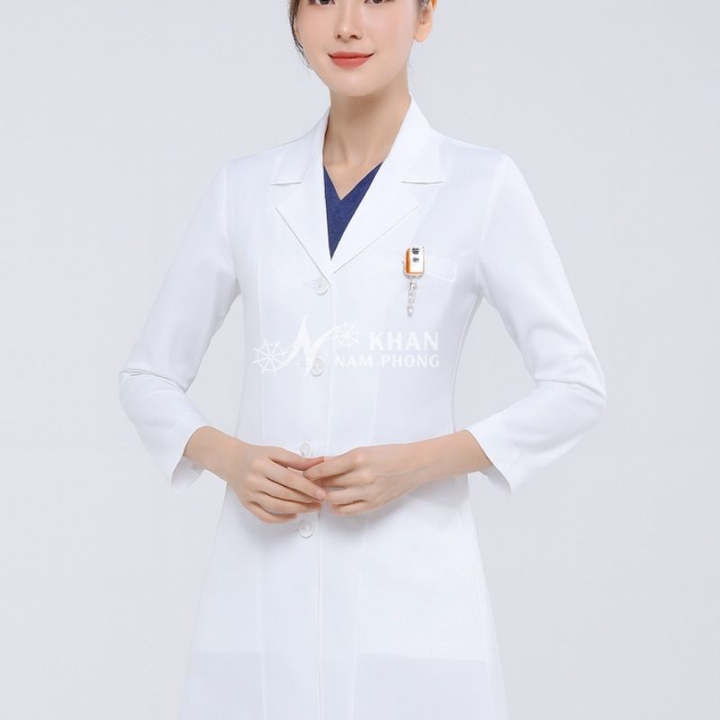 Áo Blouse Cổ Tim (Cổ V) Nam/ Nữ Cao Cấp Màu Trắng – Đồng Phục Spa, Clinic, TMV, Bệnh Viện