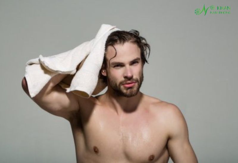 Dùng chung khăn tắm có khả năng bị HIV, sùi mào gà