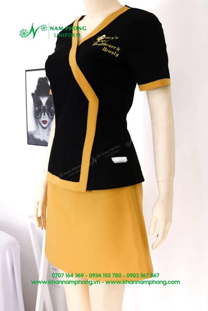 Đồng Phục Spa Dạng Váy Màu Vàng Kết Hợp Áo Đen Viền Áo Màu Vàng Tạo Điểm Nhấn - Góc thứ 2