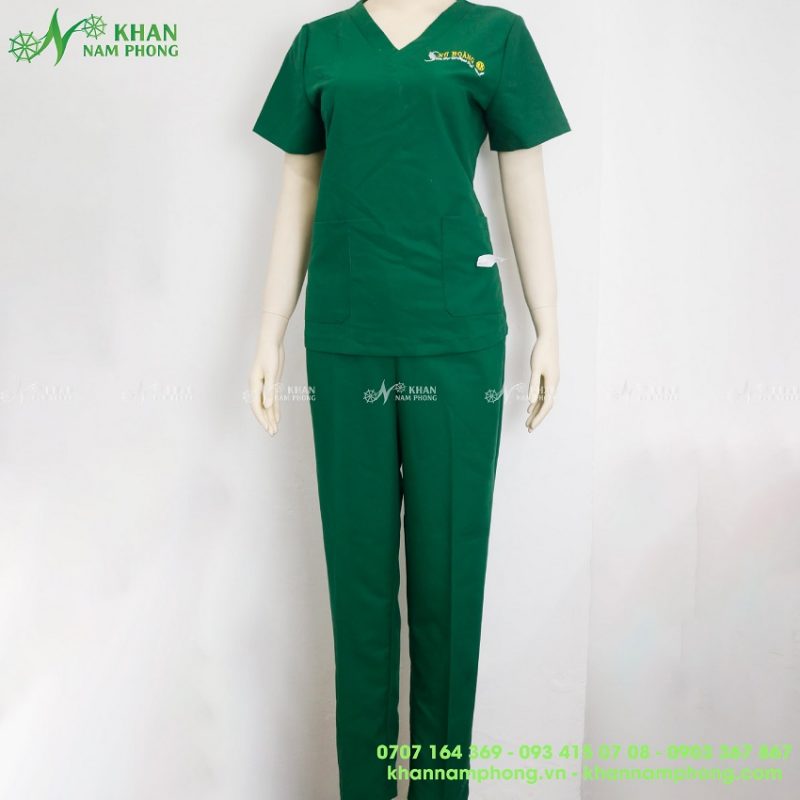 Quần áo đồng phục spa màu xanh lá đậm