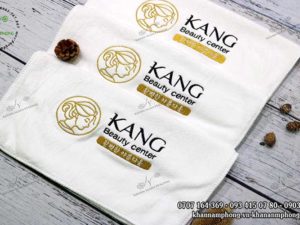 Khăn quấn tóc của Kang Beauty Center màu trắng , chất liệu microfiber