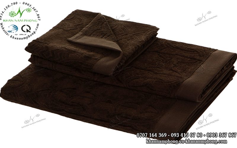 Chi tiết bề mặt sợi dệt và đường may viền Khăn Tắm Khách Sạn & Spa Cotton 100% Màu Nâu Thêu Logo 70x140cm góc 2 tại xưởng Khăn Nam Phong