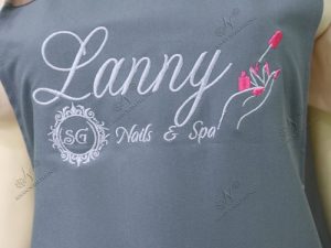 Tạp dề Lanny Nails & Spa màu xanh navy nhạt