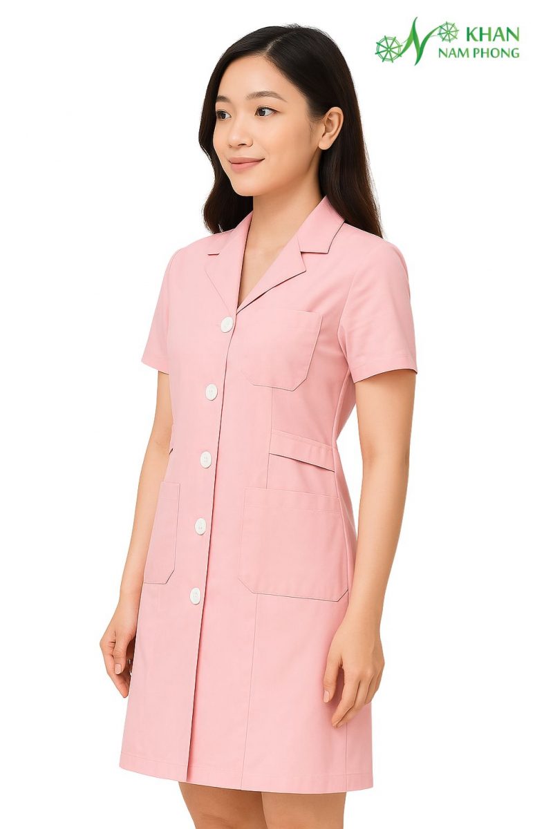 ao blouse mau hong theu logo 1