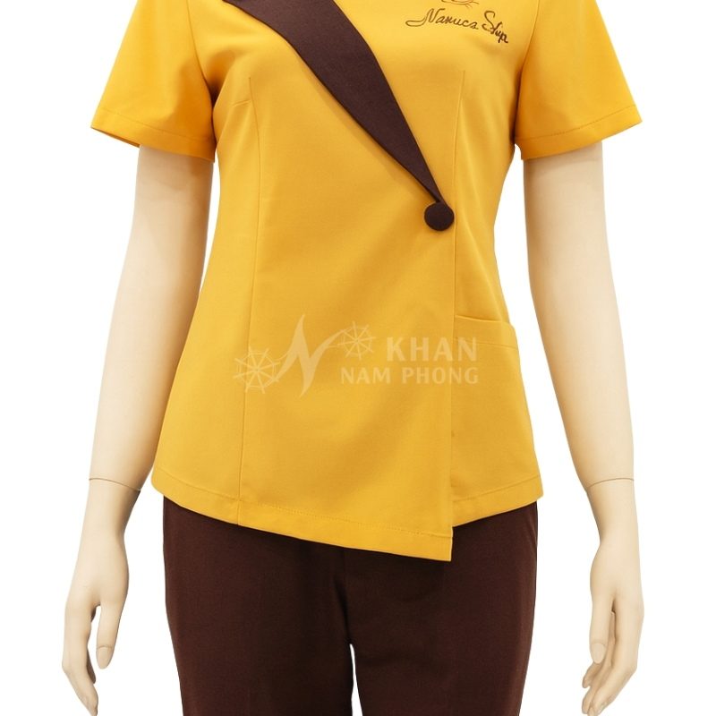 Quần Áo Đồng Phục Spa Màu Vàng Chất Liệu Cotton Lạnh Thêu Logo NANACO SPA