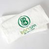 Cận cảnh thớ sợi dệt và đường may viền 4 cạnh Khăn gội đầu dưỡng sinh spa cotton trắng 34x80cm 120g tại xưởng Khăn Nam Phong