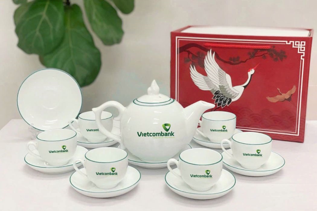 Bộ ấm chén in logo công ty làm quà tặng công đoàn