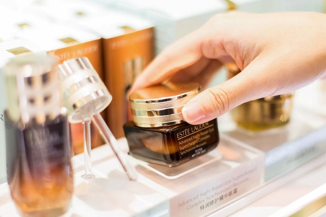 Bộ mỹ phẩm cao cấp tặng nữ doanh nhân mới khởi nghiệp Bộ mỹ phẩm cao cấp tặng nữ doanh nhân mới khởi nghiệp