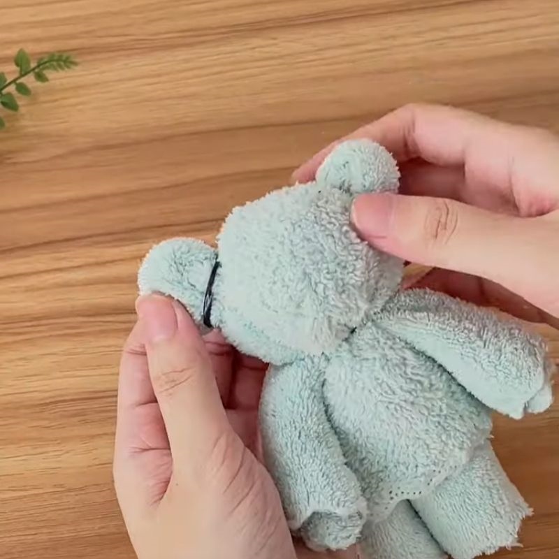 Tạo hình tai cho gấu Tạo hình tai cho gấu
