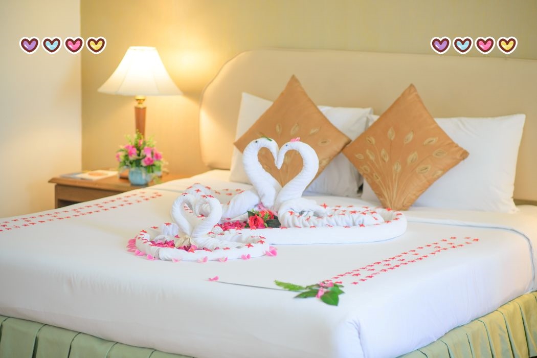 Cách gấp khăn tắm hình thiên nga cho phòng cưới, phòng ngủ, khách sạn