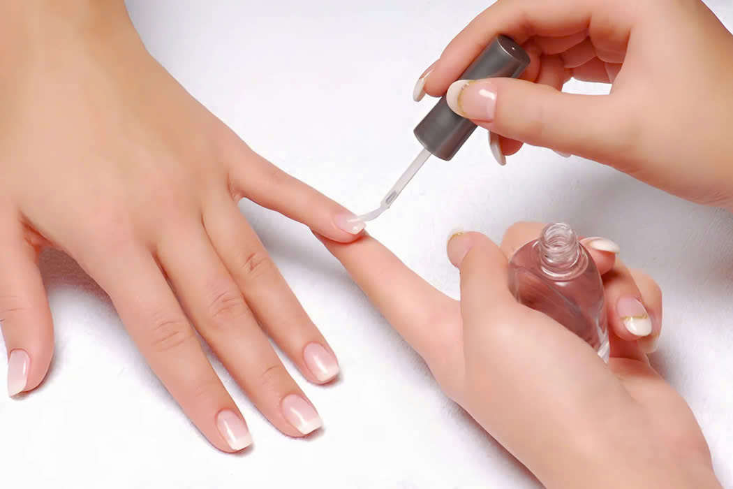 Có nên làm nail trong thời kỳ mang thai