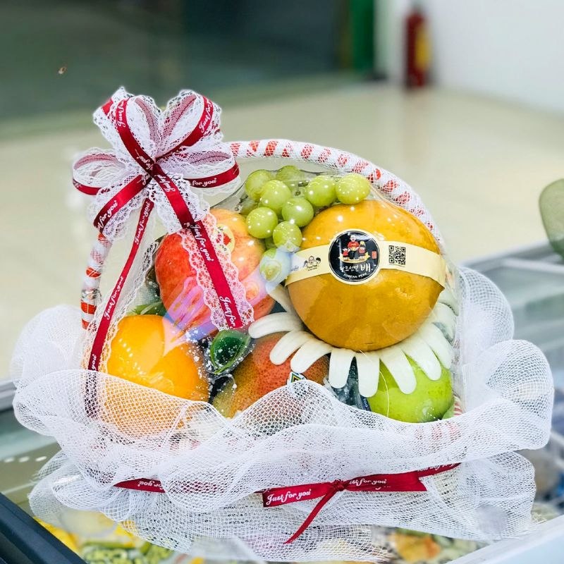 Giỏ quà trái cây làm quà tặng bác sĩ y tá nhân ngày Thầy Thuốc Việt Nam