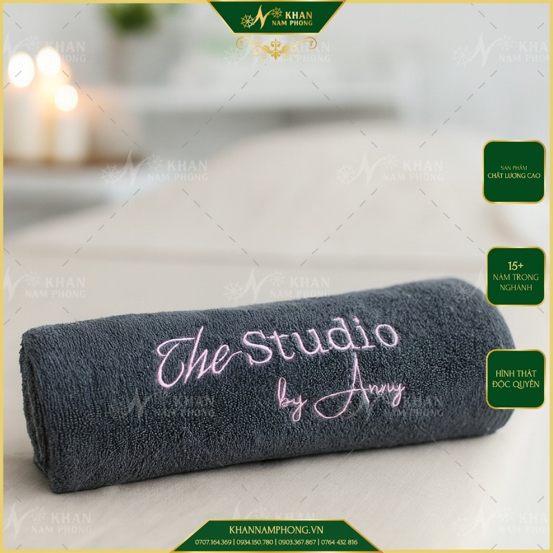 Khăn Cotton Cho Nail Salon 34x80cm Màu Xám Thêu Logo The Studio By Anny