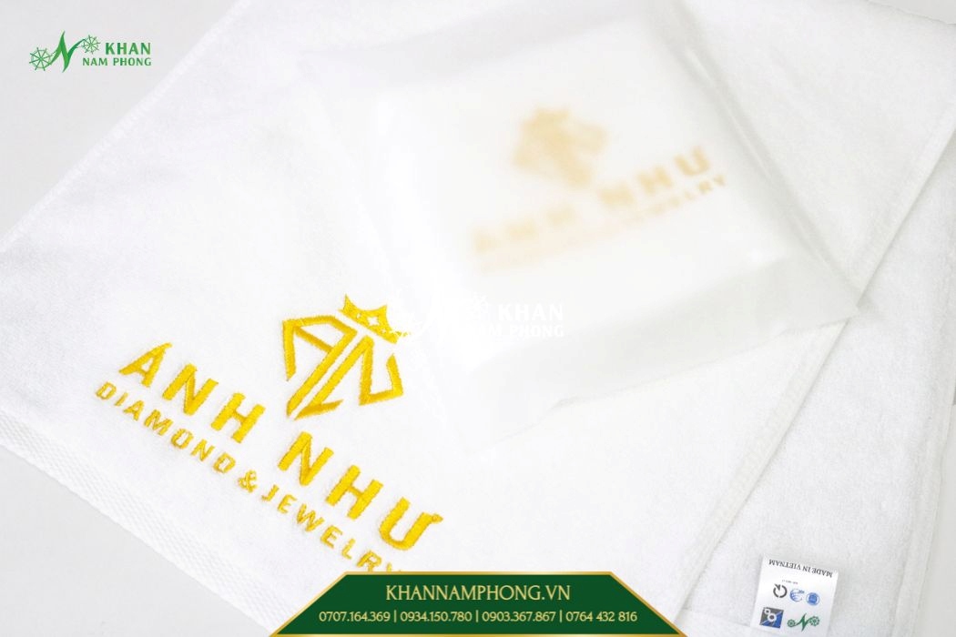 Khăn cotton thêu logo làm quà tặng cho khách hàng thân thiết