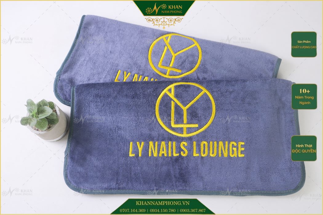 Khăn massage mặt thêu logo chất liệu microfiber màu xám Khăn massage mặt thêu logo chất liệu microfiber màu xám