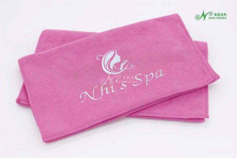 khan mat spa mau hong microfiber theu logo