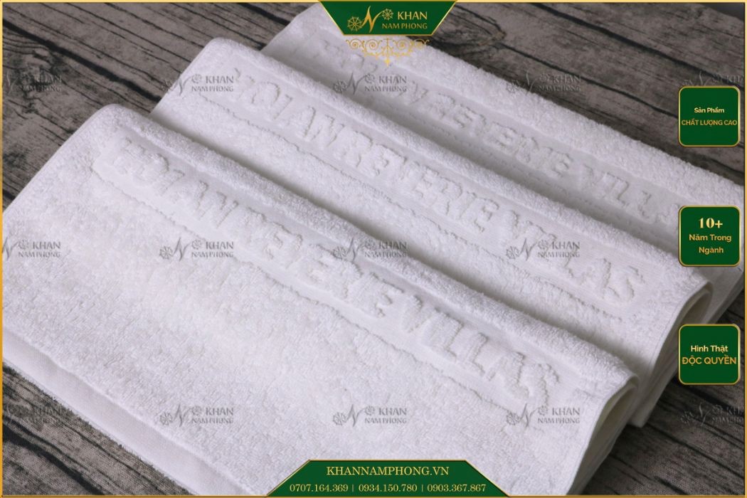 Khăn tắm khách sạn dập logo chất liệu cotton