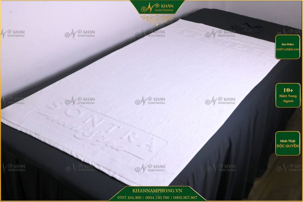 Khăn tắm khách sạn màu trắng giá rẻ 70x140cm dập logo tại Hải Phòng
