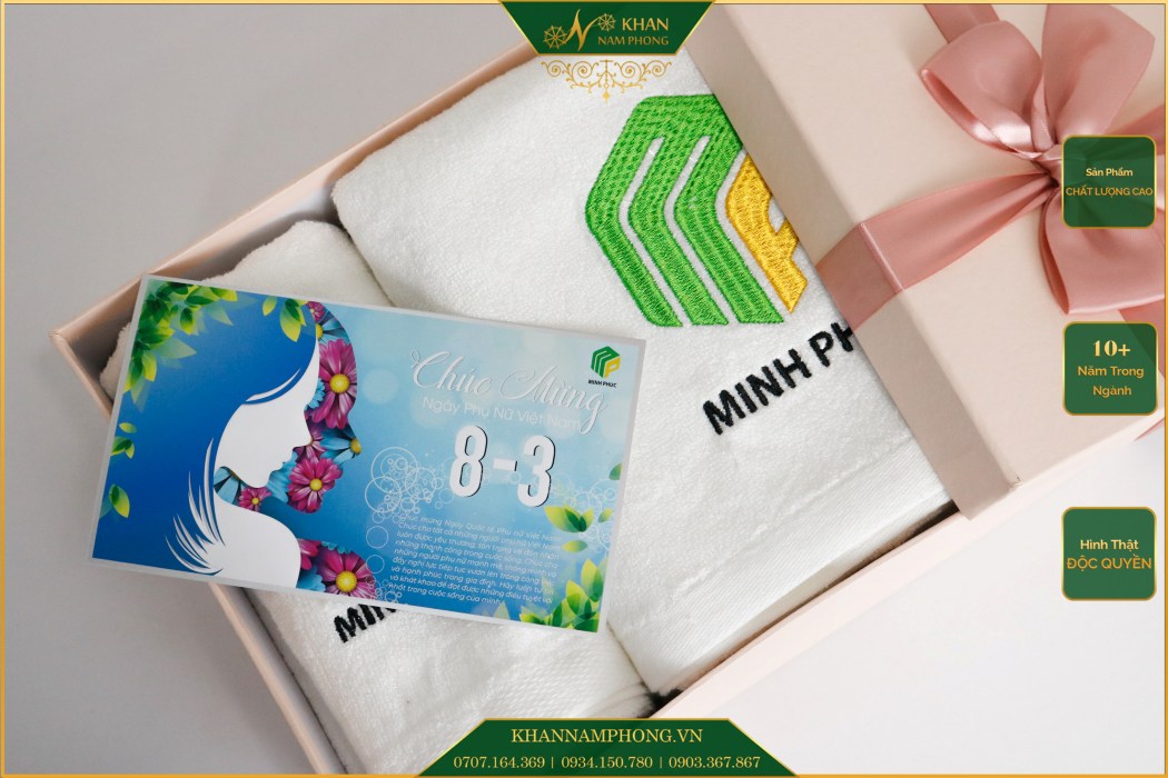 Khăn tắm thêu logo kèm thiệp in đi kèm làm quà tặng công đoàn Khăn tắm thêu logo kèm thiệp in đi kèm làm quà tặng công đoàn