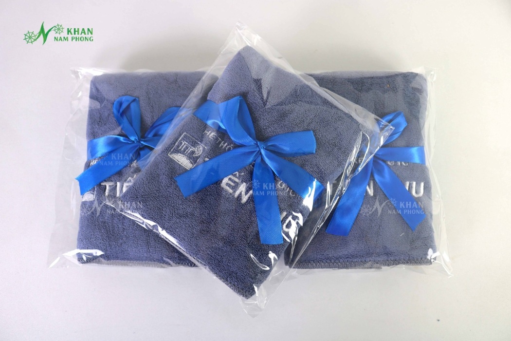 Set khăn mặt quà tặng màu xám microfiber ngày 20/10 cho công nhân, nhân viên uy tín, thêu logo theo yêu cầu