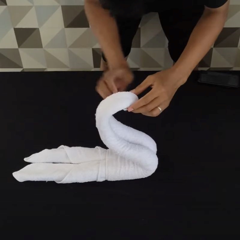 Uốn cong đầu thiên nga Uốn cong đầu thiên nga