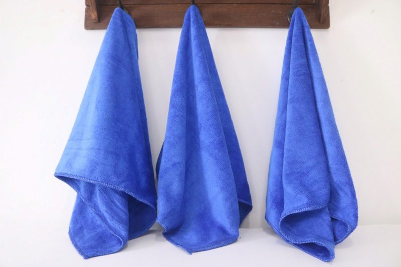 Khăn lau bếp microfiber có móc treo tiện lợi