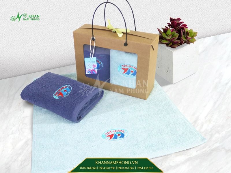 Bộ khăn quà tặng thêu logo Trí Hưng nhân ngày công đoàn Bộ khăn quà tặng thêu logo Trí Hưng nhân ngày công đoàn
