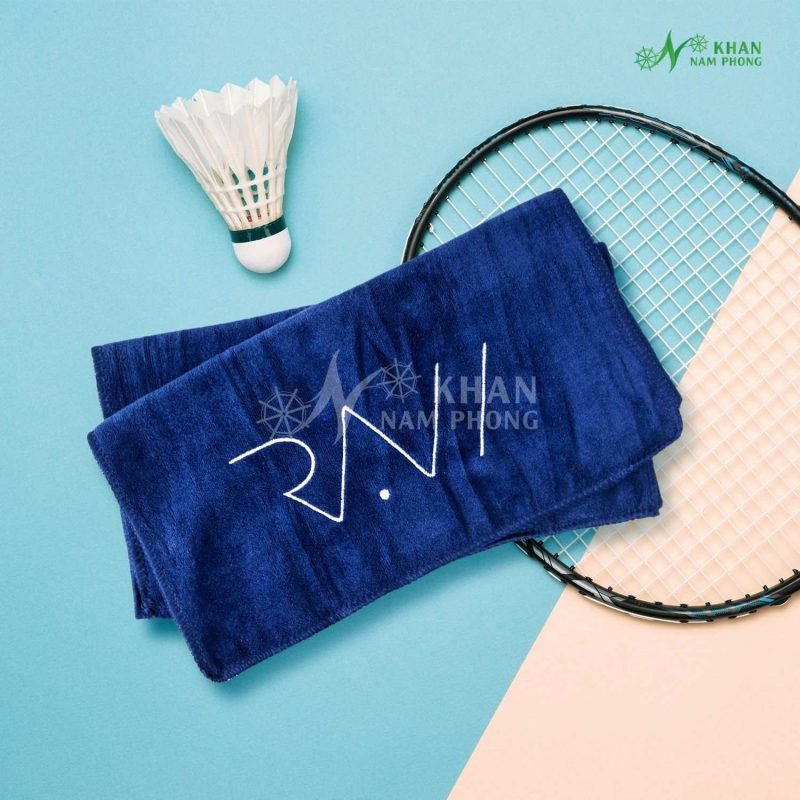 khan the thao cau long mau xanh navy chat lieu microfiber 2