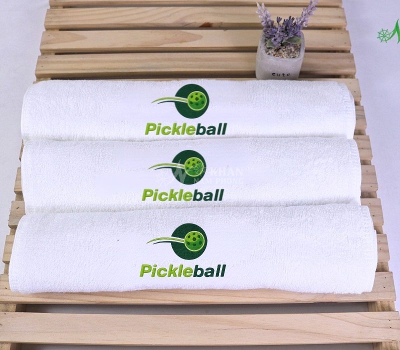 Khăn Cotton Thể Thao Pickleball Trắng 34x80cm Thêu Logo Bóng Xoáy Xanh Lá