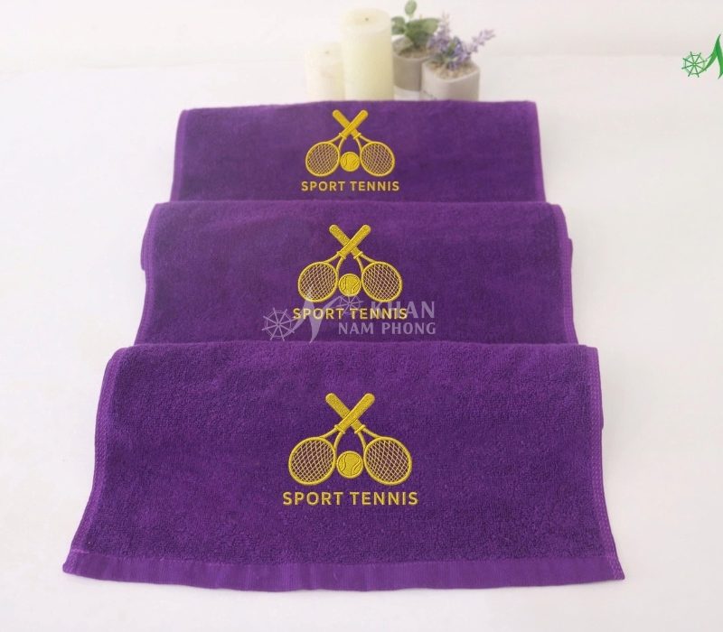 Khăn lau mồ hôi cầu lông 100% cotton màu tím đậm thêu logo 34x80cm