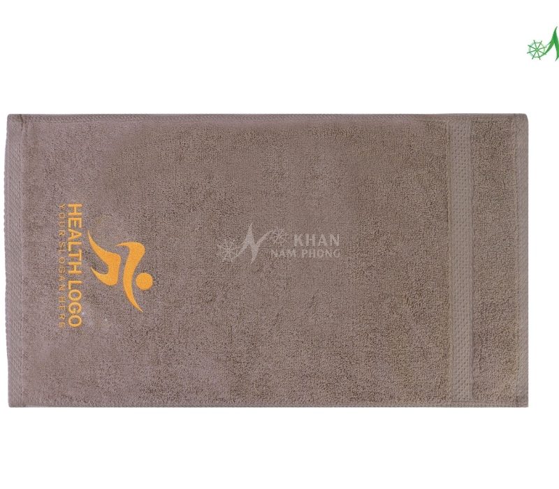 khan-the-thao-chay-bo-mau-nau-tay-chat-lieu-100%-cotton-theu-logo-34x80cm-1