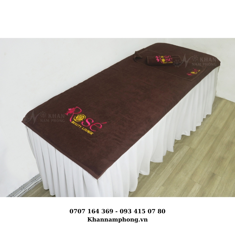 Bộ Khăn Trải Giường Spa Thêu Logo 100% Cotton Màu Nâu Socola