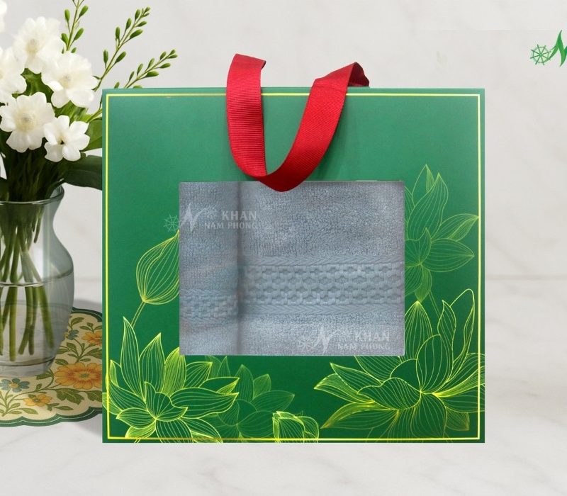 Set 2 Khăn Quà Tặng VBamboo 28x50cm & 50x100cm Màu Vàng Đóng Hộp Kéo Xanh Lá