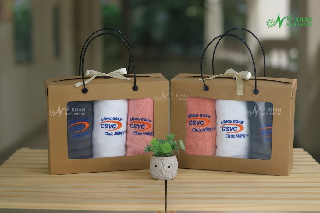 Set 3 Khăn Mặt Quà Tặng 100% Cotton Nhân Dịp 2/9 – Cho Công Nhân, Nhân Viên – Uy Tín, Thêu Logo & Đóng Gói Theo Yêu Cầu