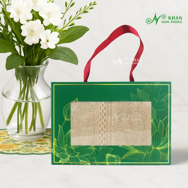 Set Khăn VBamboo Quà Tặng Cao Cấp 34x80cm Màu Nâu Nhạt Đóng Hộp Kéo Xanh Lá