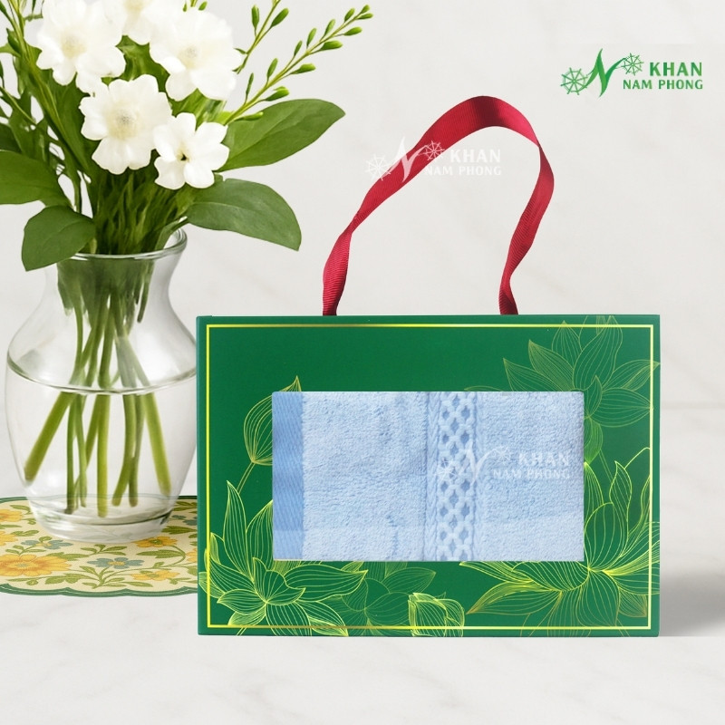 Set Khăn VBamboo Quà Tặng Cao Cấp 34x80cm Màu Xanh Da Trời – Đóng Hộp Kéo Xanh Lá – Dành Tặng Nhân Viên, Khách Hàng, Đối Tác Dịp 2/9