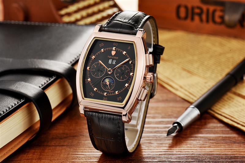 Đồng hồ hoặc bút ký thương hiệu quốc tế