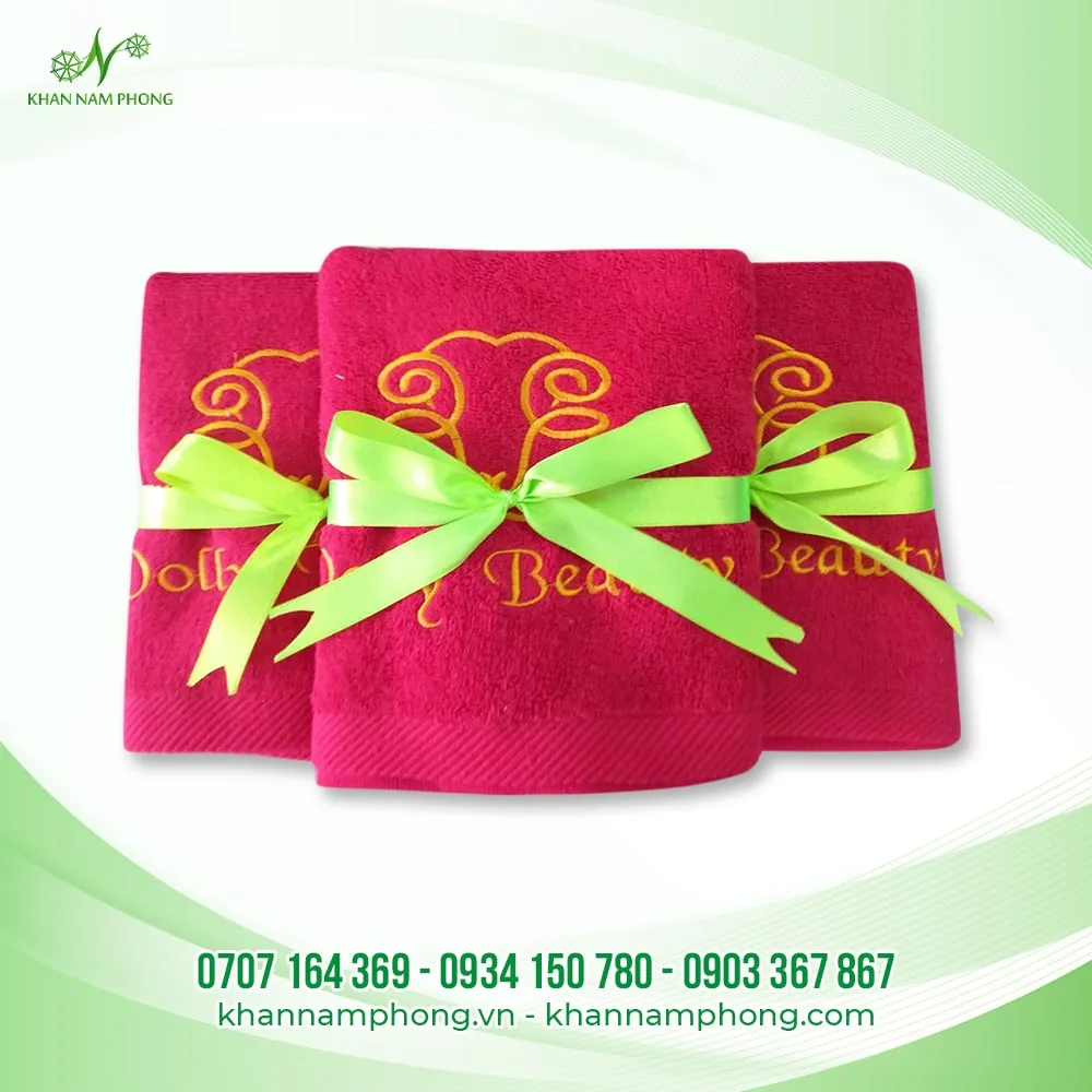 Set khăn quà tặng thêu logo thương hiệu Dolly Beauty mừng khai trương viện thẩm mỹ