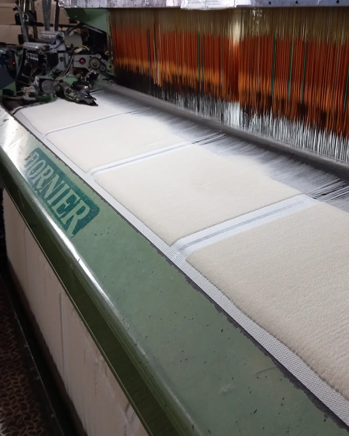 Máy dệt công nghiệp dệt khăn bông cotton trắng chuyên dụng cho khách sạn resort