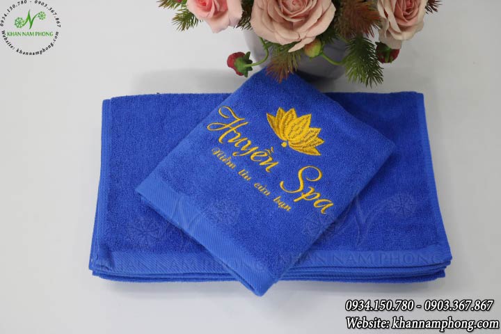 Khăn Spa, Khăn Lau Tay Spa 100% Cotton Thêu Logo Màu Xanh Dương Kt 34X34Cm, 34X80Cm Khăn Spa, Khăn Lau Tay Spa 100% Cotton Thêu Logo Màu Xanh Dương KT 34x34cm, 34x80cm