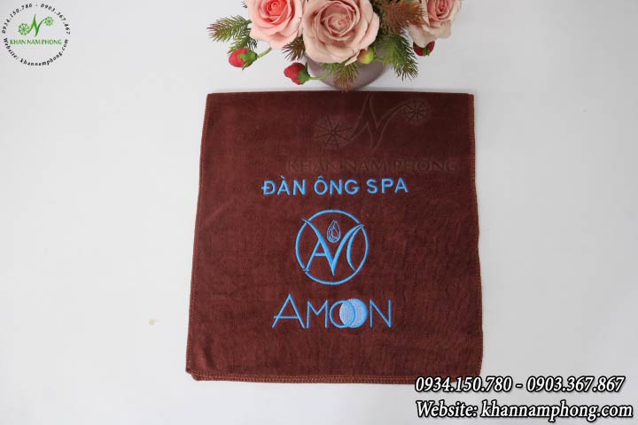 Khăn Quấn Đầu Spa Microfiber Màu Nâu Socola Thêu Logo - Kt 35X75Cm Khăn Quấn Đầu Spa Microfiber Màu Nâu Socola Thêu Logo - KT 35x75cm