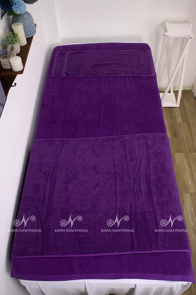 Bộ Khăn Trải Giường Spa Màu Tím 100% Cotton Thêu Logo Bộ Khăn Trải Giường Spa Màu Tím 100% Cotton Thêu Logo