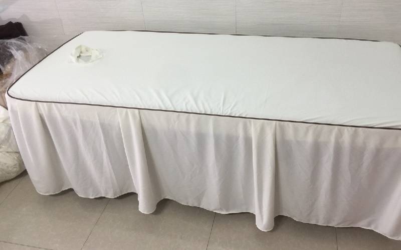 Ga Trải, Bọc Gường Spa, Massage Bằng Vải Thun Lạnh Màu Trắng Có Khoét Lỗ Ga Trải, Bọc Gường Spa, Massage Bằng Vải Thun Lạnh Màu Trắng Có Khoét Lỗ