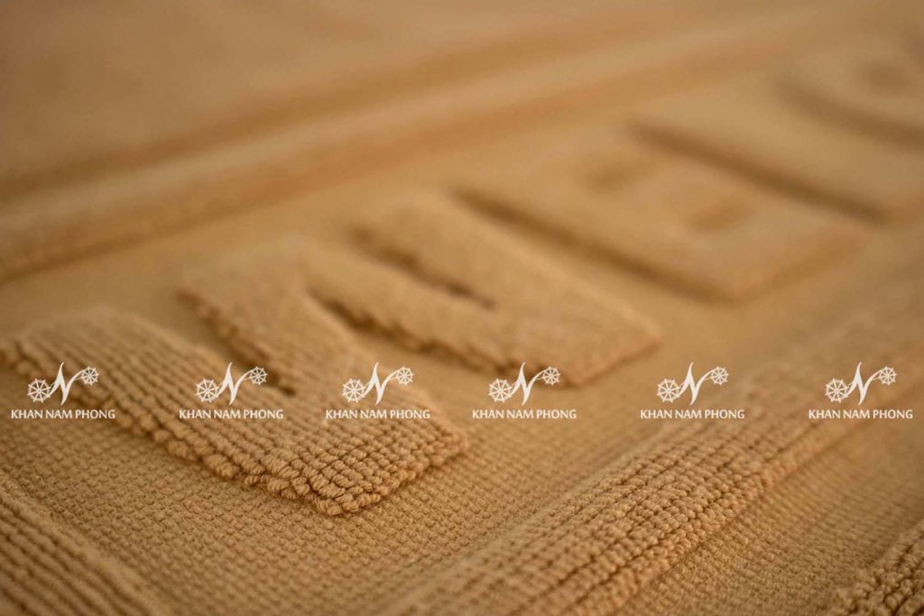 KKS- Thảm Chân Khách Sạn Màu Da Bò 45x75cm, 320gr, Có Logo (Loại A) KKS- Thảm Chân Khách Sạn Màu Da Bò 45x75cm, 320gr, Có Logo (Loại A)