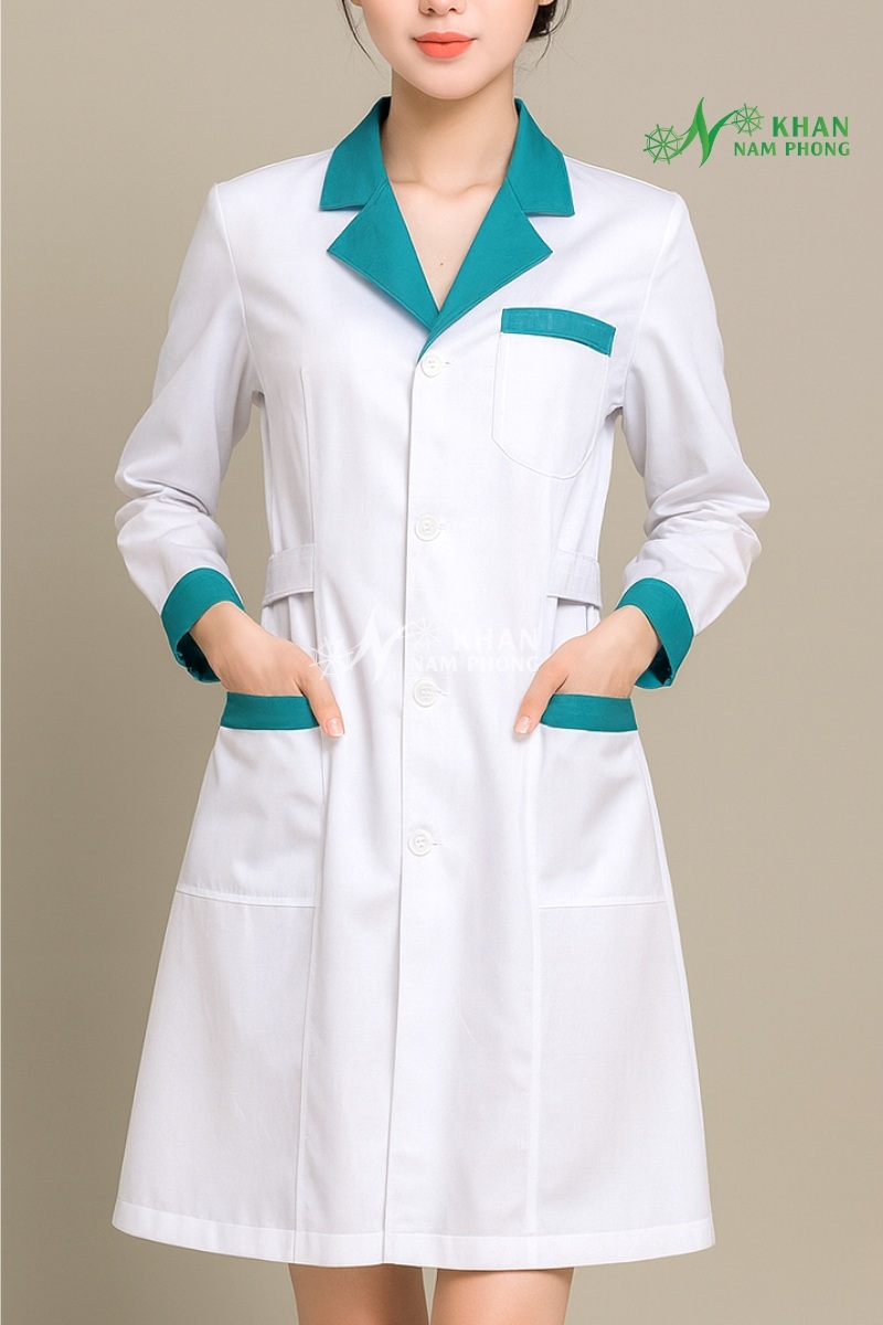 Áo Blouse Cổ V Màu Trắng Chất Lượng Cao Tại Thẩm Mỹ Viện Áo Blouse Cổ V Màu Trắng Chất Lượng Cao Tại Thẩm Mỹ Viện