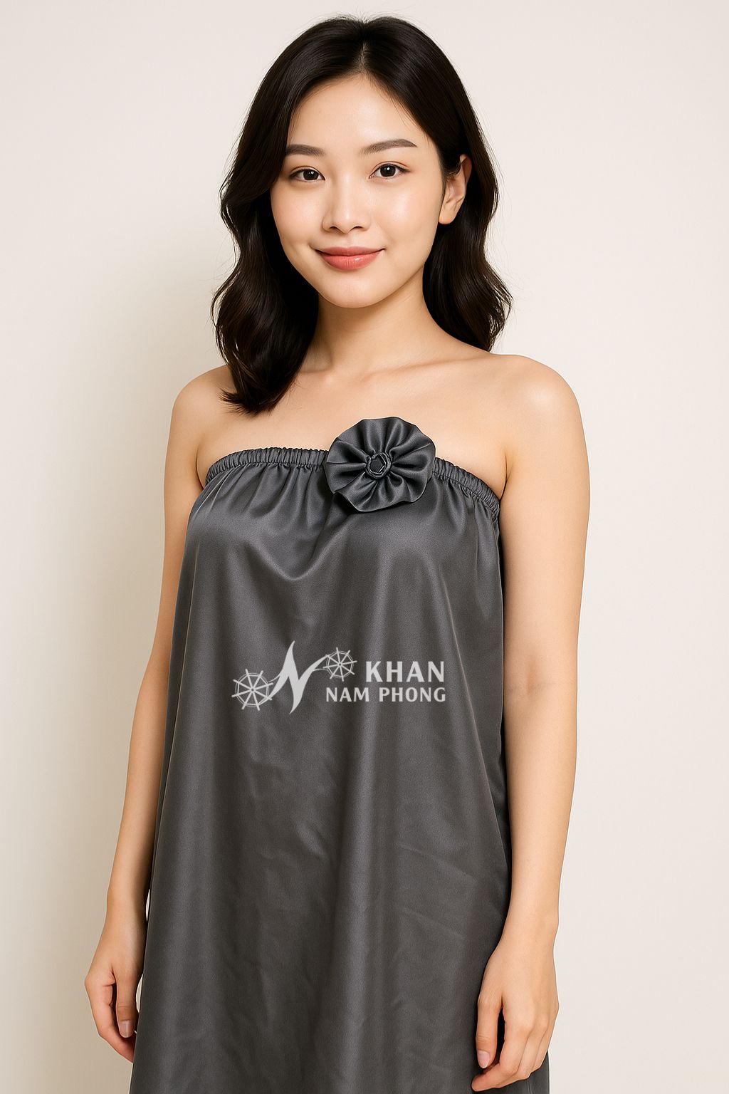 Bộ Váy, Áo Quây Lửng Spa, Massage Vải Lụa Phi Bóng Màu Xám Ghi Đồng Thêu Logo Trước Ngực Bộ Váy, Áo Quây Lửng Spa, Massage Vải Lụa Phi Bóng Màu Xám Ghi Đồng Thêu Logo Trước Ngực