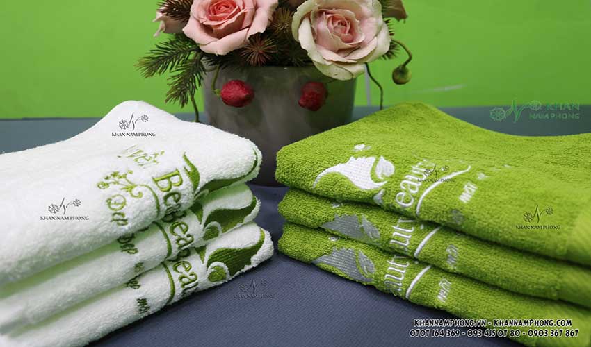 Bộ Khăn Làm Nails Màu Xanh Cốm (100% Cotton) Thêu Logo Mẫu khăn nails Huyền Beauty Spa (Xanh & amp - Cotton)