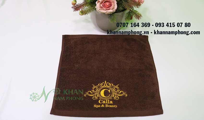 Khăn Quấn Tóc Spa Cotton Cao Cấp Màu Nâu Socola Thêu Logo - 34X80Cm khăn spa của Calla chất liệu cotton màu nâu socola
